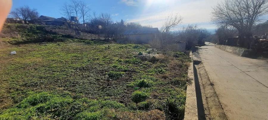Teren de 1505 mp, în Greaca
