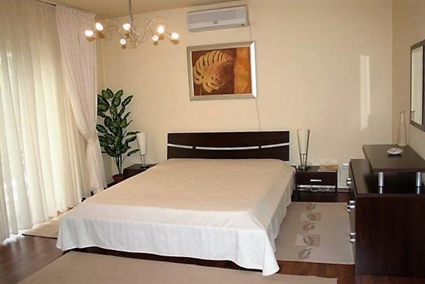 Casă individuală cu 10 camere cu Teren 640 Mp în Pipera