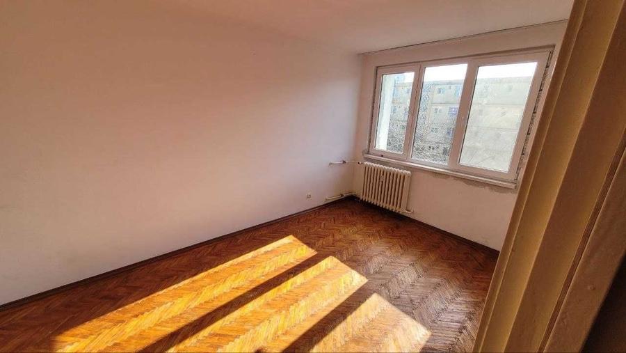 Casă cu 2 camere decomandat în Central