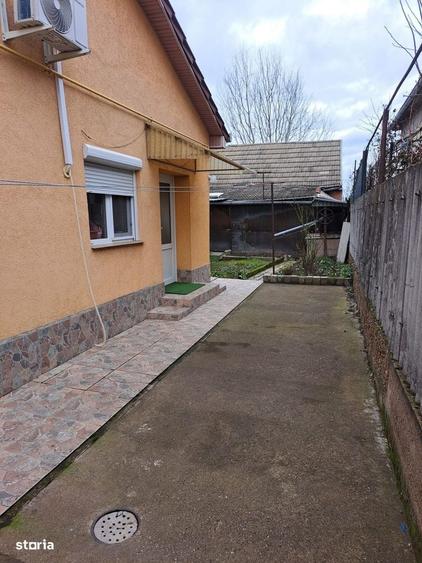 Casă cu 4 camere cu Teren 1500 Mp în Central
