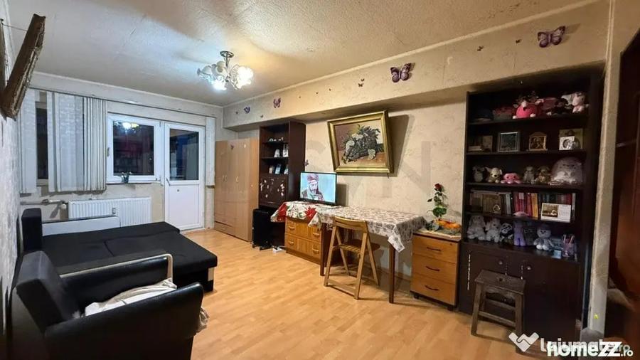 Apartament cu 4 camere decomandat în Colentina