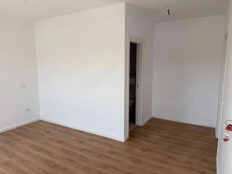 Casă cu 4 camere cu Teren 360 Mp în Vidra
