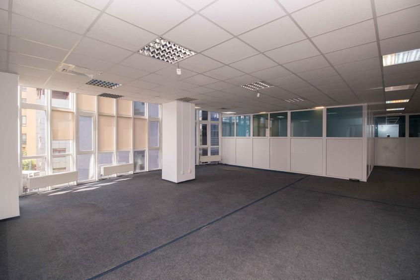 Spațiu comercial, de 1,200 mp, în Ultracentral