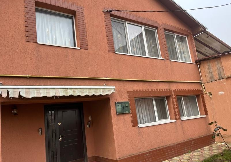 Casă cu 5 camere cu Teren 300 Mp în Rahova