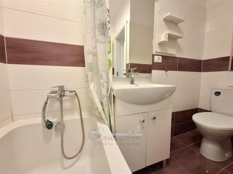 Apartament cu 2 camere semidecomandat, mobilat în Aeroport