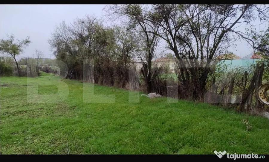 Teren de 3000 mp, în Central