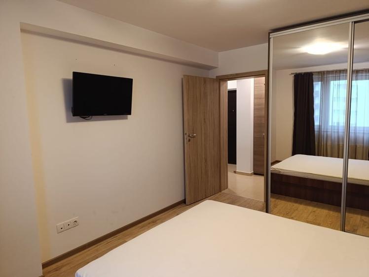 Apartament cu 2 camere decomandat în Tractorul