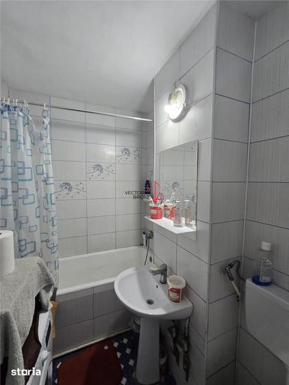 Apartament cu 3 camere decomandat în Colentina