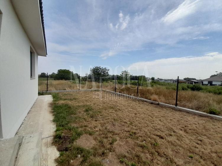 Casă individuală cu 4 camere cu Canalizare în Sântandrei