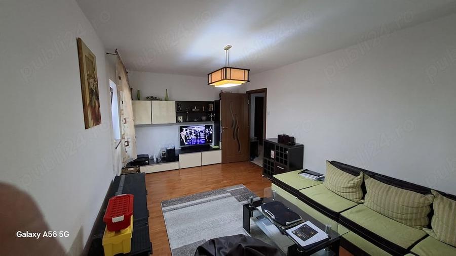 Apartament cu 3 camere decomandat în Scriitorilor