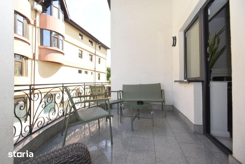 Casă cu 8 camere cu Teren 366 Mp în Calea București