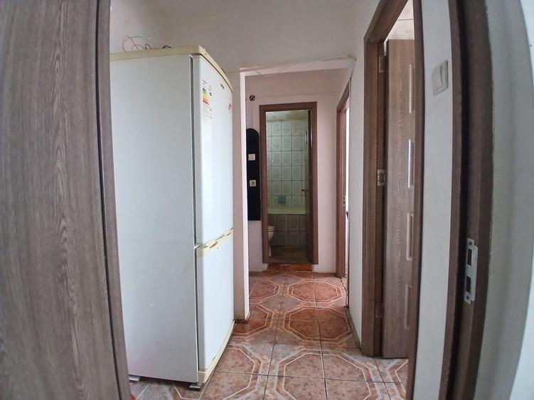 Apartament cu 2 camere decomandat în Drumul Taberei