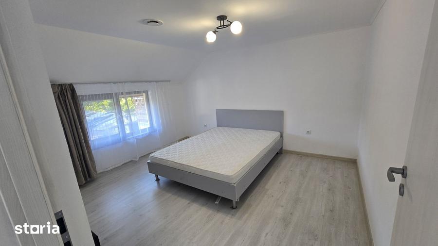 Casă cu 5 camere cu Teren 1270 Mp în Izvoarele