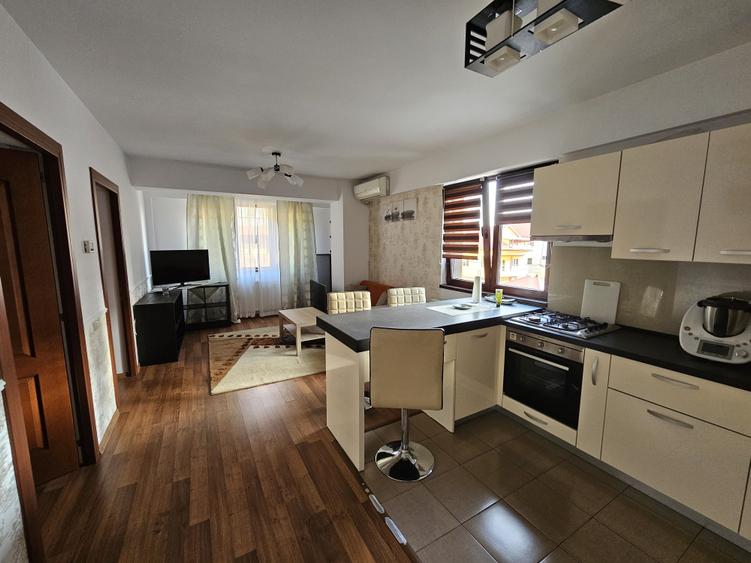 Apartament cu 3 camere semidecomandat în Barbu Văcărescu
