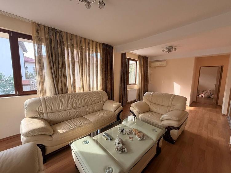 Apartament cu 3 camere semidecomandat, mobilat în Sud-Est