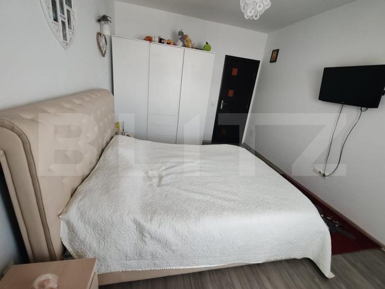 Apartament cu 2 camere decomandat, mobilat în Tractorul