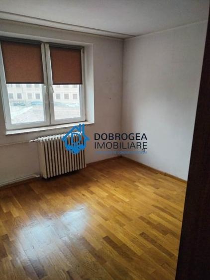 Apartament cu 2 camere semidecomandat, mobilat în Ultracentral