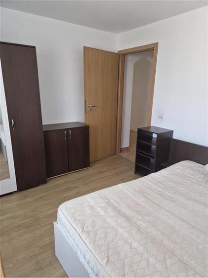 Apartament cu 3 camere decomandat, mobilat în Fabric