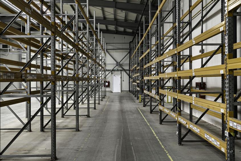 Spațiu industrial, de 854 mp, în Sud
