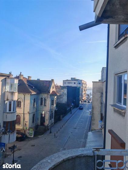 Apartament cu 3 camere decomandat în Peninsula