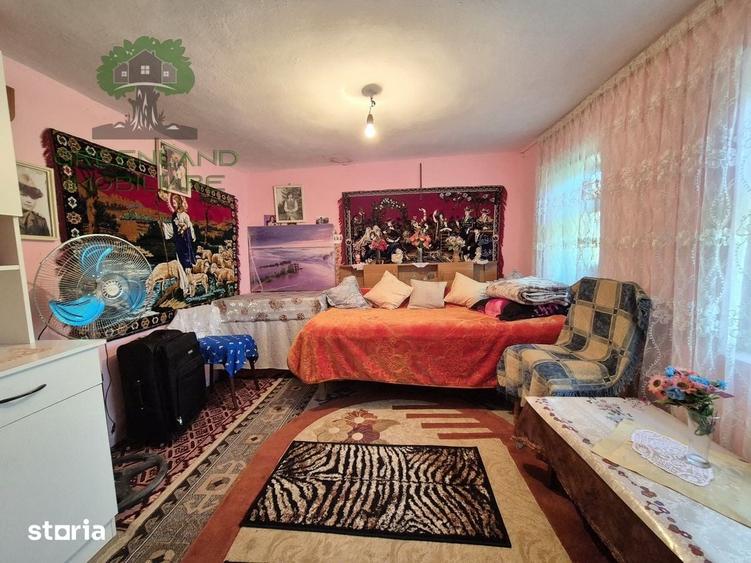 Casă cu 5 camere cu Teren 3024 Mp în Popricani