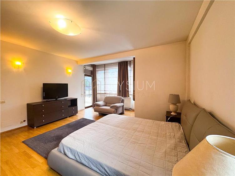 Apartament cu 4 camere semidecomandat, mobilat în Herăstrău