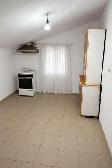 Casă cu 3 camere în Exterior Vest