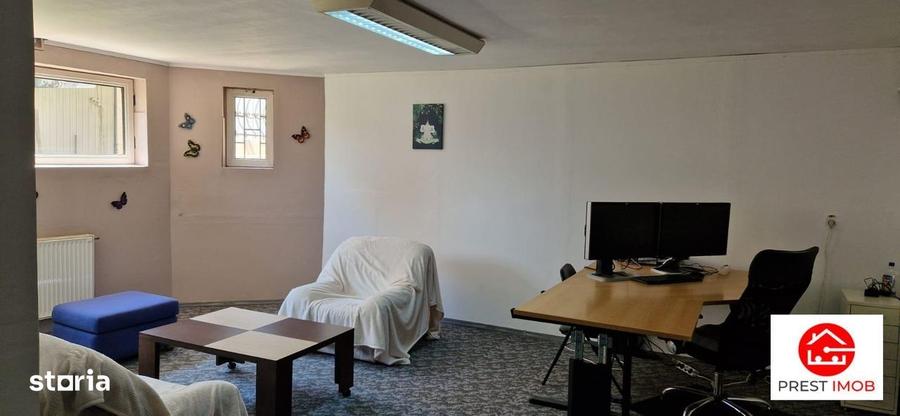 Casă cu 4 camere în Vulcan