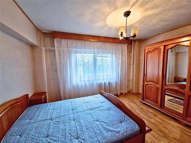 Apartament cu 3 camere decomandat în 1 Mai