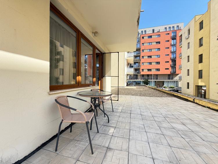Apartament cu 2 camere decomandat în Torontalului