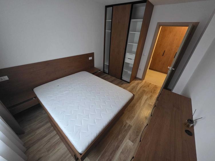 Apartament cu 2 camere decomandat în Est