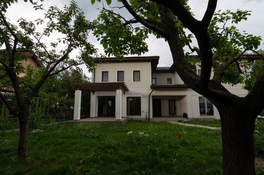 Duplex cu 3 camere cu Canalizare în Tunari