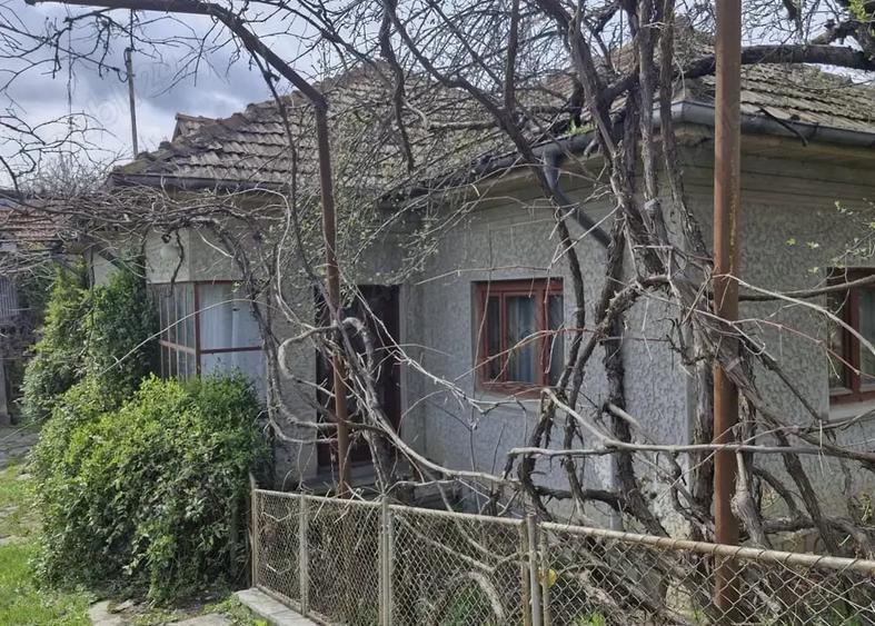 Casă cu 3 camere cu Teren 3677 Mp în Măgureni
