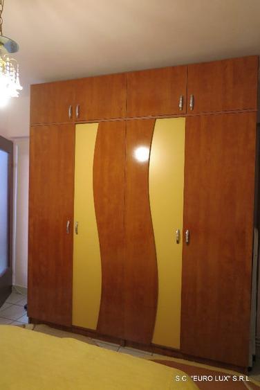 Apartament cu 4 camere semidecomandat în Micălaca