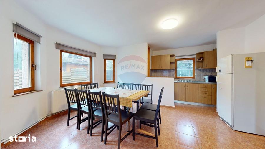 Casă cu 7 camere cu Teren 986 Mp în Plaiul Foii