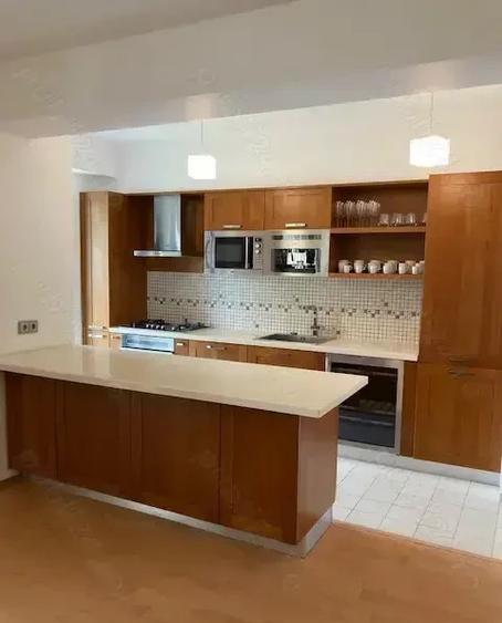 Apartament cu 3 camere decomandat, mobilat în Barbu Văcărescu