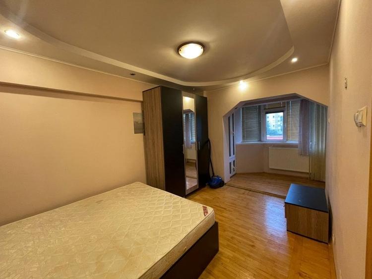 Apartament cu 3 camere decomandat, mobilat în Păcurari