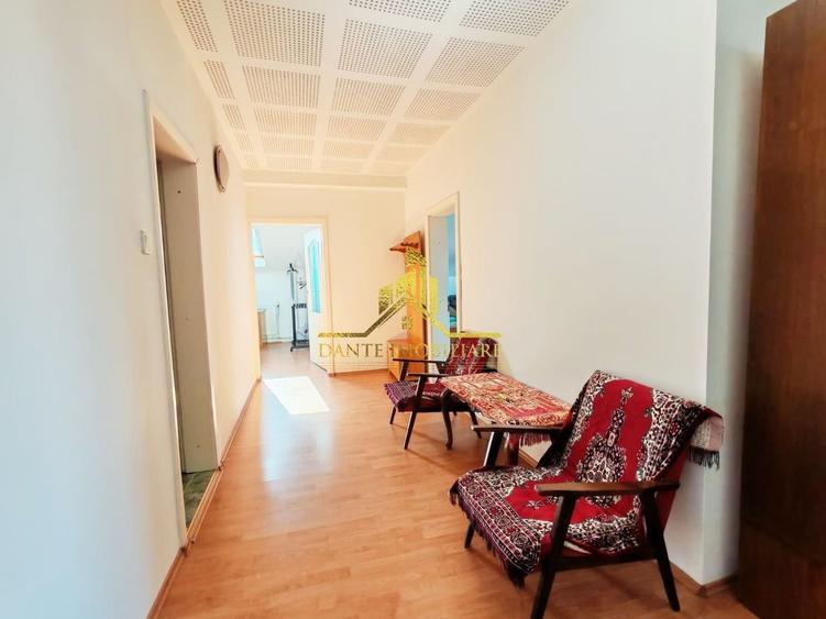 Apartament cu 3 camere semidecomandat, mobilat în Gheorgheni