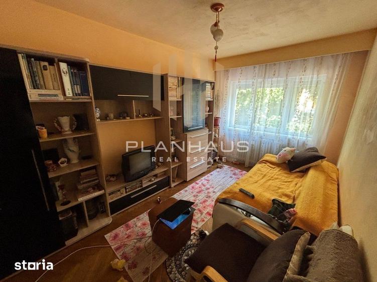 Apartament cu 4 camere decomandat, mobilat în Traian