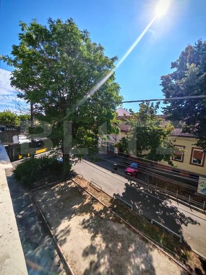 Apartament cu 3 camere semidecomandat în P-ța Maria