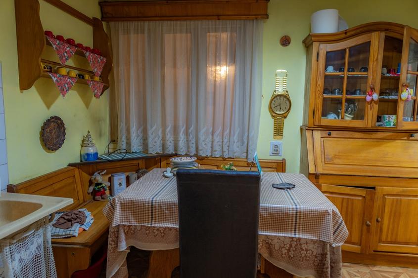 Casă cu 3 camere cu Teren 1018 Mp în Dărmănești