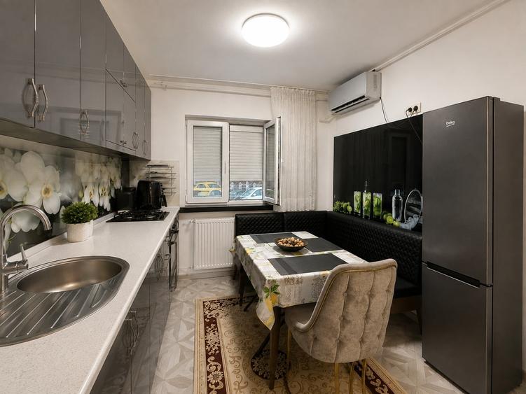 Apartament cu 3 camere decomandat în Rahova