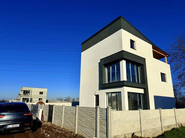 Casă cu 3 camere în Central