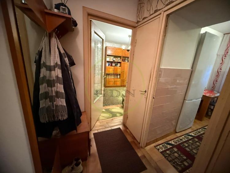 Apartament cu 2 camere semidecomandat, mobilat în Craiovița Nouă