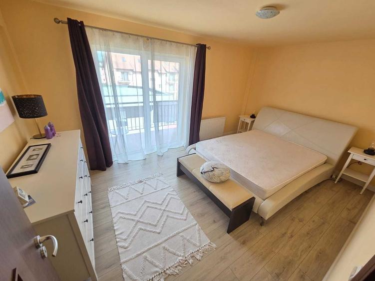 Apartament cu 3 camere decomandat în Florești