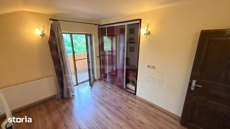 Casă cu 6 camere cu Teren 464 Mp în Cârcea