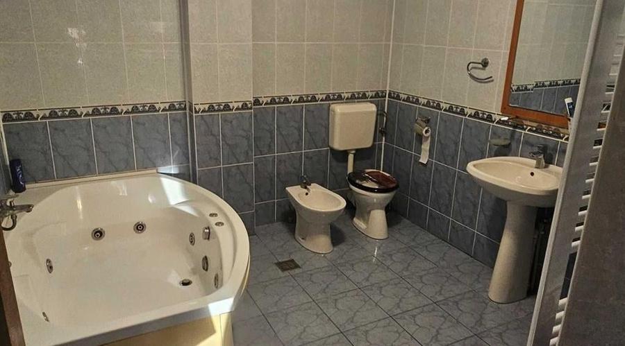 Apartament cu 4 camere decomandat în Dristor