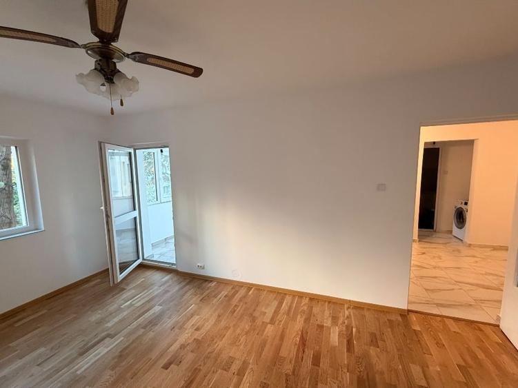 Apartament cu 2 camere decomandat în Nicolina