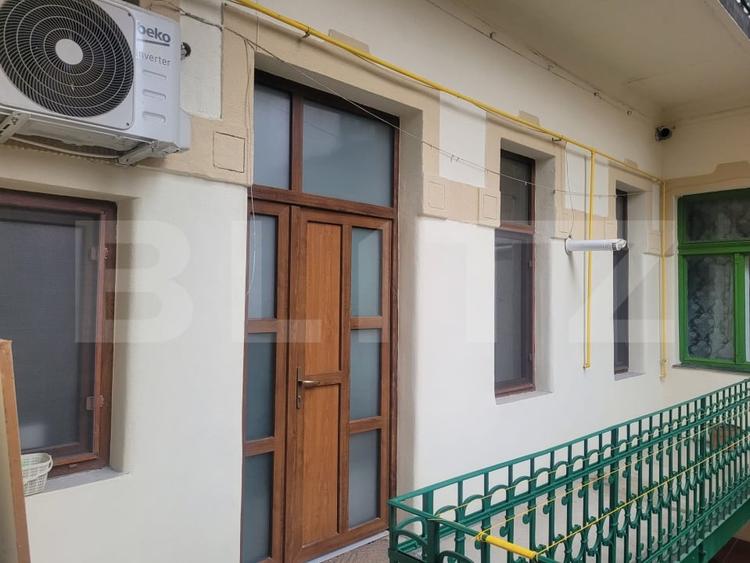 Apartament cu 3 camere semidecomandat, mobilat în P-ța Maria