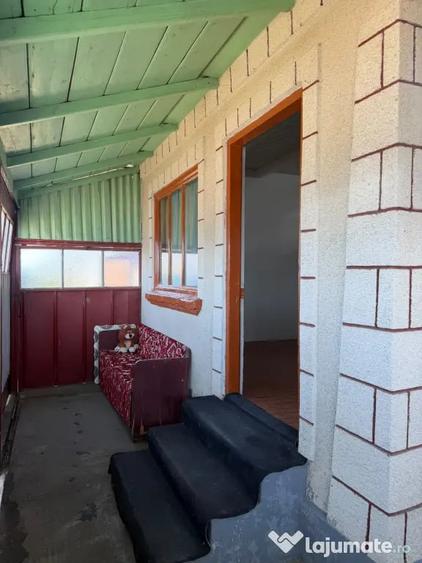 Casă cu 4 camere cu Teren 1000 Mp în Ciorani